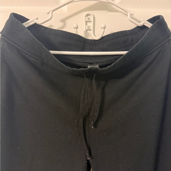 Victoria’s Secret Joggers With Piping Detail - Picture 2 of 7